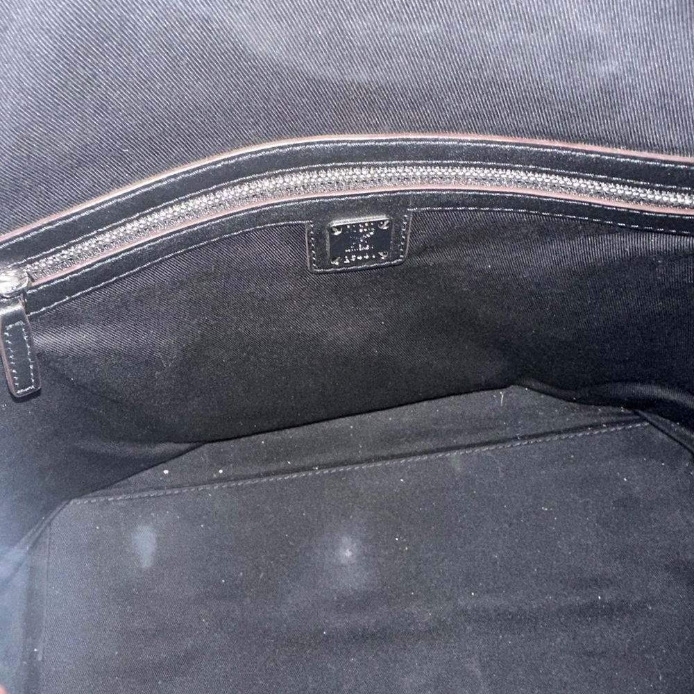 MCM Leather Shoulder Bag & key chain bunny - Picture 10 of 16